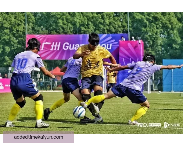 莱万多夫斯基在商业价值排名中的表现稳健，持续吸引品牌关注与合作。